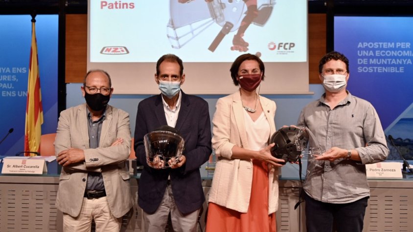 El nou casc de hoquei patins és més resisten a impactes consecutius i amb bona visió panoràmica
