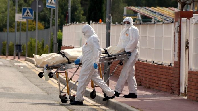 Les funeràries catalanes van fer un 25% més de serveis el 2020 per la covid-19