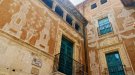 Finalitza la restauració dels esgrafiats de la façana del Portal del Pardo del Carrer Major