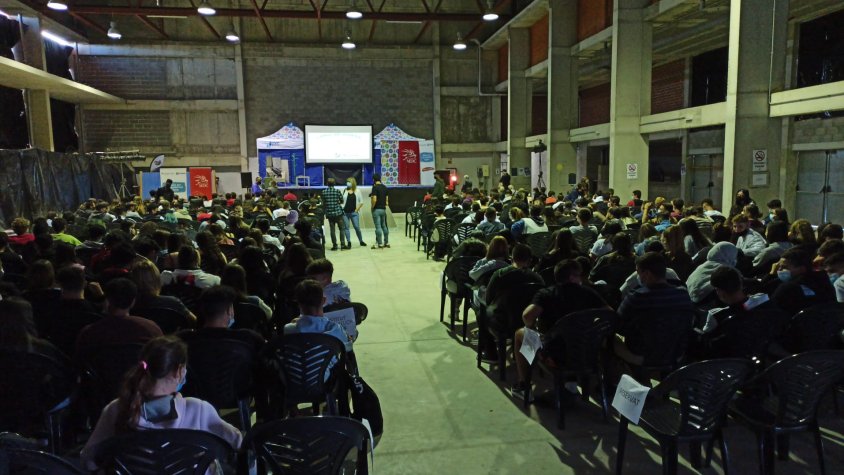 300 Alumnes dels instituts de l'Arboç, la Bisbal i Cunit participen en una activitat per la prevenció de riscos durant la conducció