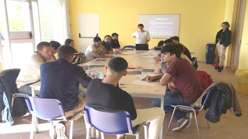 15 alumnes han finalitzat el darrer curs d'Auxiliar de Magatzem a l’Arboç