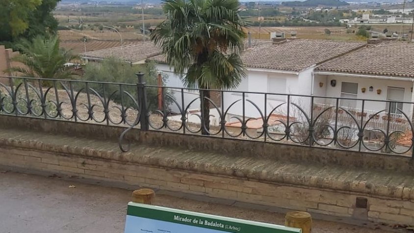 L’Arboç posa en marxa el Mirador de la Badalota, un dels 12 punts d’interès paisatgístic del Baix Penedès