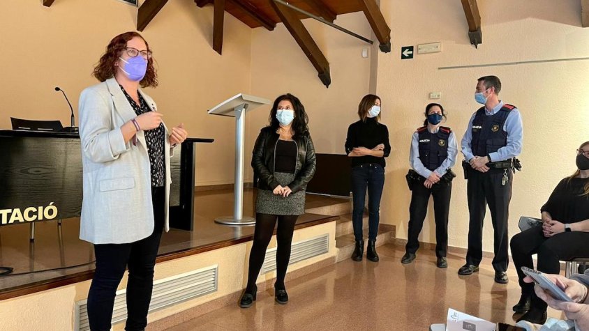 Professionals, regidories i entitats del Baix Penedès i el Tarragonès uneixen esforços per detectar maltractaments de dones grans