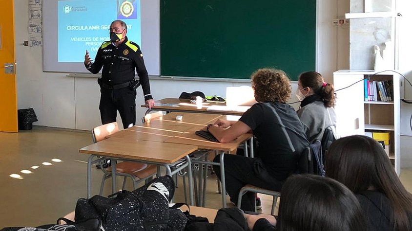 La Policia local del Vendrell ofereix educació viària per a alumnes d’ESO