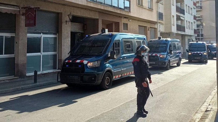 Dos detinguts per tràfic de drogues en un establiment del Vendrell 