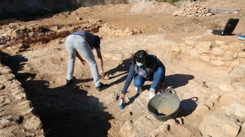 Troben per primer cop al Penedès restes 'in situ' d'un celler d'època ibèrica 