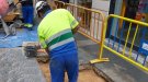 Es fan milllores a la xarxa de clavegueram al carrer alt del Vendrell