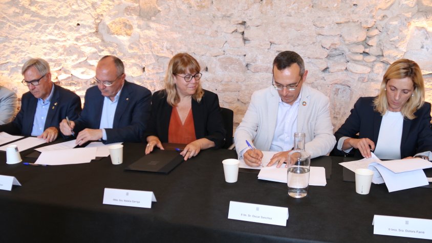 Govern i vuit municipis impulsen un pla d'actuació per millorar l'ús del català al Camp de Tarragona i Baix Penedès