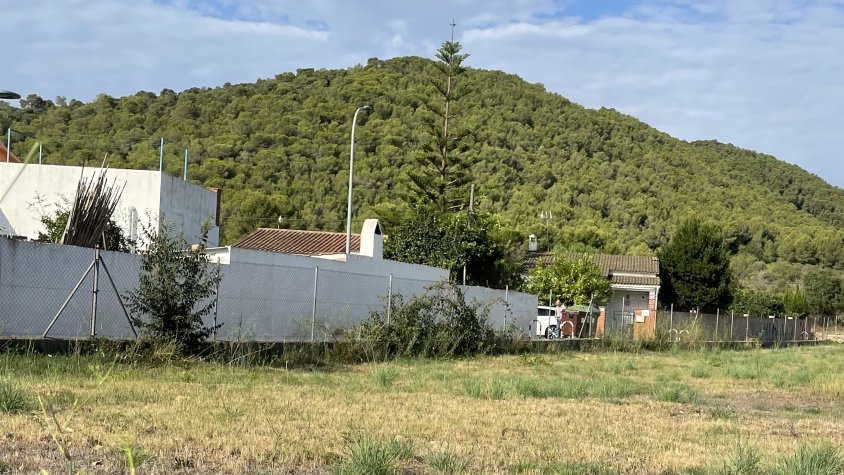 L'Ajuntament d'Albinyana aprova regular, a l'alça, l'altura de les tanques 