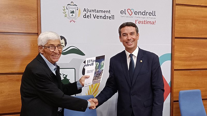 Alcaldes de les dues poblacions, Kenneth Martínez i Yves Delcor.