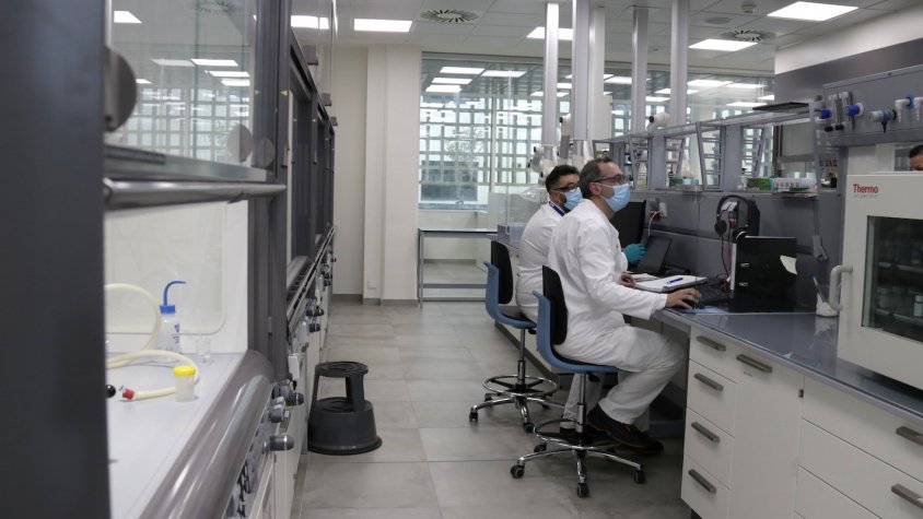 El 44% de les exportacions del sector químic que es van fer a l'Estat el 2021 van ser d'empreses ubicades a Catalunya