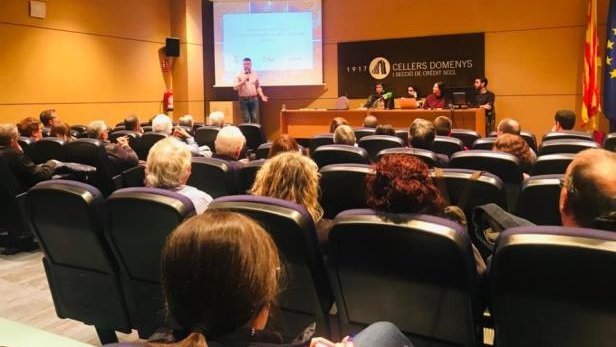 Sant Jaume dels Domenys aprova la Declaració per l’energia pública de l’Amep i presenta el projecte de Comunitat Energètica Local
