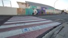 Calafell retola passos de vianants amb pictogrames per a infants amb transtorns de l’espectre autista