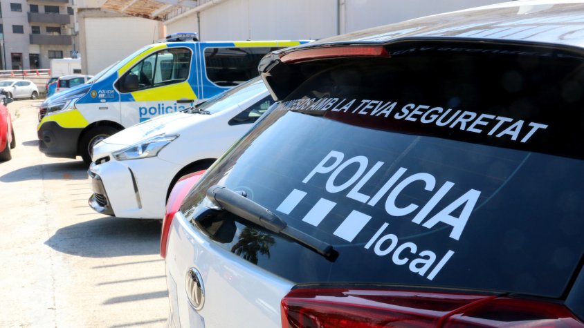 Salven dos nadons que vivien en situació d'insalubritat en un pis amb la seva mare al Vendrell
