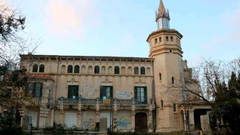 Cunit aprova el pla especial per implantar el càmping-resort amb llacuna per practicar surf a la Masia Cal Pla