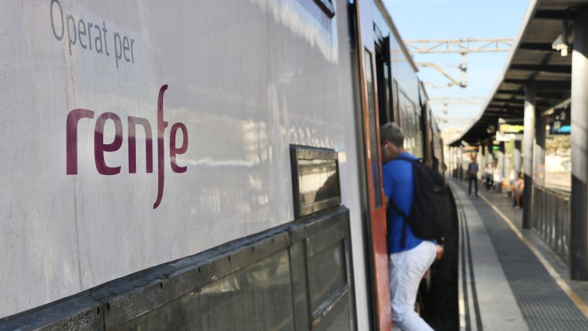 Renfe reforça la seva oferta amb un servei  complementari d’autobusos a Sant Vicenç de Calders