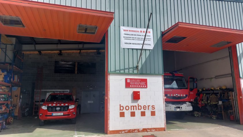 Bombers voluntaris exigeixen cotitzar a la Seguretat Social i un "pacte de país" per canviar el model actual