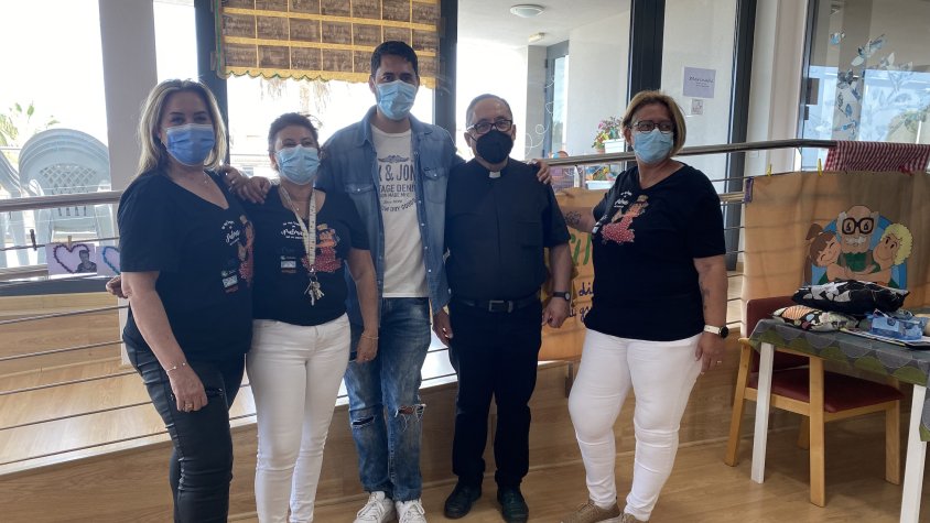 “La Romería de Mayo” visita el Centre de dia per a gent gran Marinada de Roda