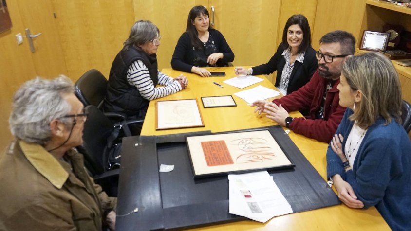 Calafell adquireix dues obres de la col·lecció pictòrica de Carlos Barral