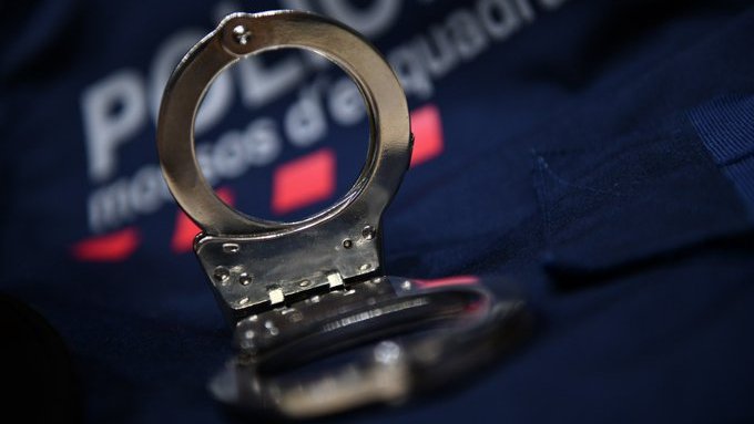 Els Mossos d’Esquadra detenen una parella per un robatori amb intimidació al Vendrell