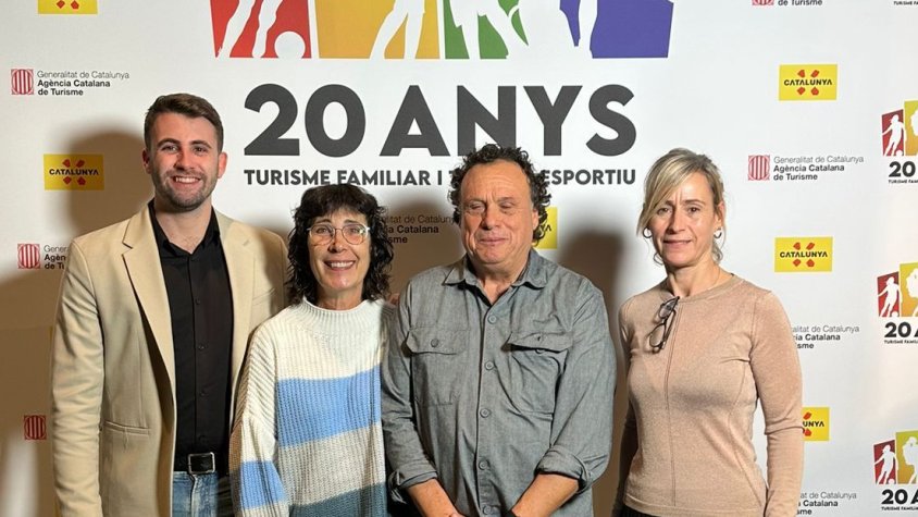 La regidora de Turisme, Silvia Vaquero, i el primer tinent d'alcalde, Christian Soriano, van assistir a l'acte de celebració dels 20 anys de la creació dels programes de Turisme familiar i Turisme esportiu