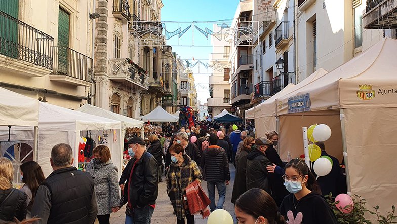 El Gran Mercat de la Punta al Coixí de Catalunya és un punt de trobada per les puntaires d’arreu (Font: Aj. de l’Arboç)