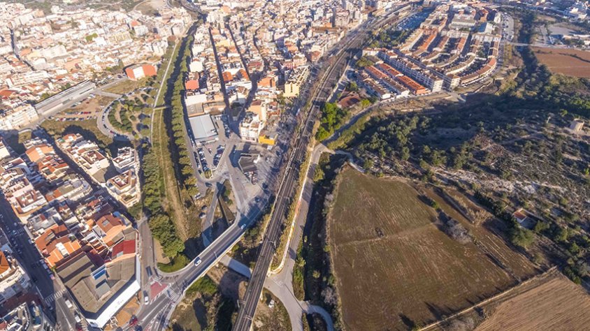 El Projecte de Renaturalització de la riera de la Bisbal i els torrents del Lluc i Cullerer al seu pas per la zona urbana del Vendrell.