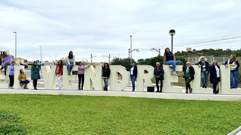 l'associació de dones promourà dues mocions a les diferents administracions públiques per tal que les cuidadores disposin de més espais de trobada, temps de respir, eines de suport i formació.