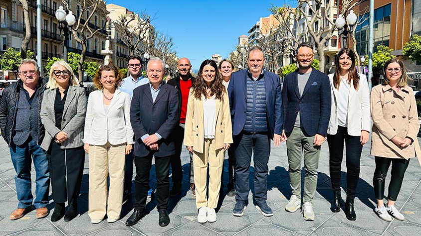 Mònica Sales, ha presentat a la Rambla Nova de Tarragona la candidatura que encapçala