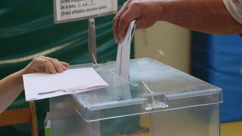 Pactar o tornar a les urnes