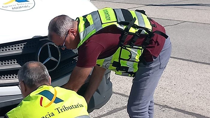 Els agents van aturar 27 camions, els quals van ser inspeccionats per l'escàner.
