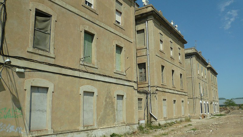 La visita ens ensenyarà com era la vida a la Colònia a les diferents etapes històriques com la guerra civil o la dictadura franquista