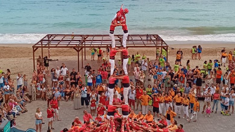 La diada va tenir lloc diumenge 30 de juny a la tarda en un ambient calorós de ple estiu i un passeig marítim de Calafell