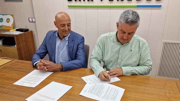 L’acte de la formalització de la signatura d’aquest conveni interadministratiu s’ha dut a terme a la seu del Consell Comarcal del Baix Penedès