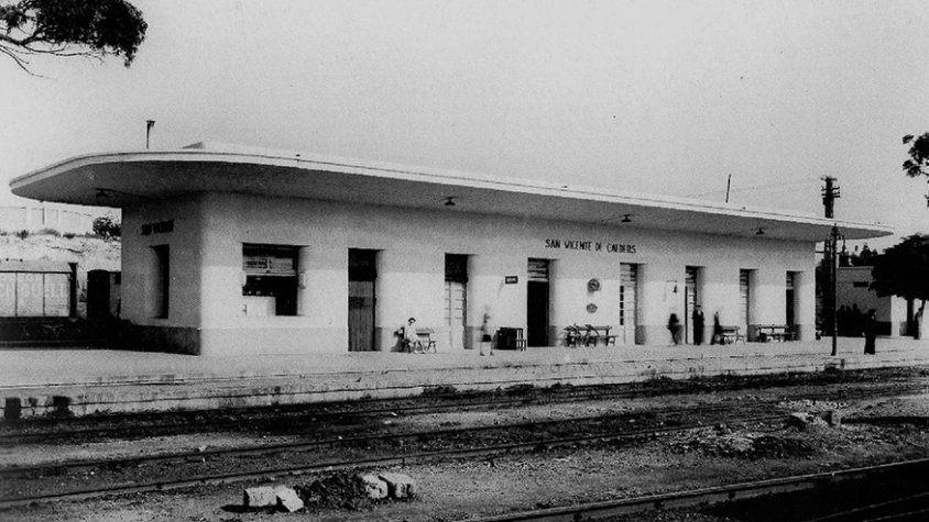 La visita és organitzada per l’ ”Associació per a la preservació de la Colònia Ferroviària de Sant Vicenç de Calders”