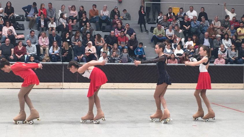 Un centenar de patinadors i patinadores a la comarcal de patinatge