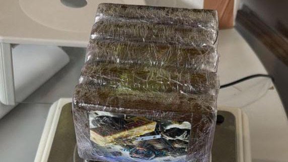 Els Mossos d’Esquadra detenen tres homes al Baix Penedès per tràfic de drogues quan transportaven 1 kg d’haixix