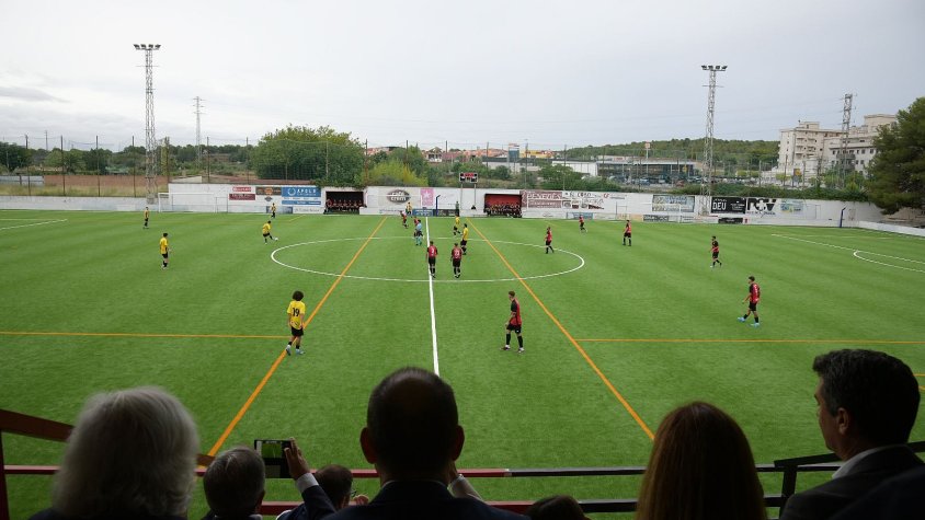 Inauguració de la nova gespa del camp de futbol Josep Bové del Club d'Esports Vendrell