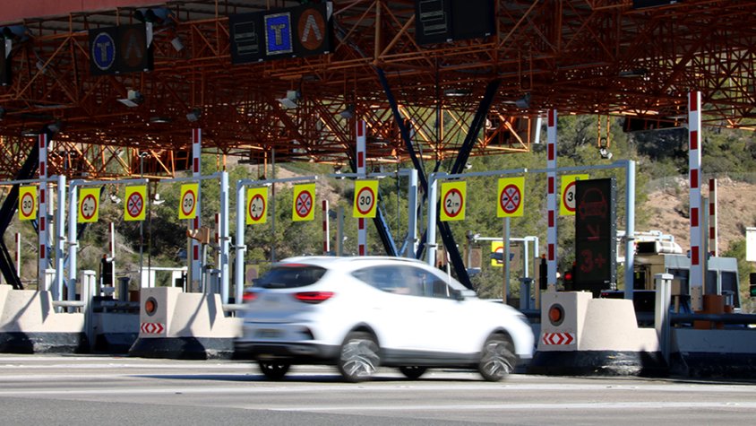 Per a beneficiar-se'n, cal inscriure's de forma gratuïta al registre de mobilitat obligada d’Aucat i disposar del sistema de telepeatge Via-T o descarregar-se l'aplicació gratuïta Awai.