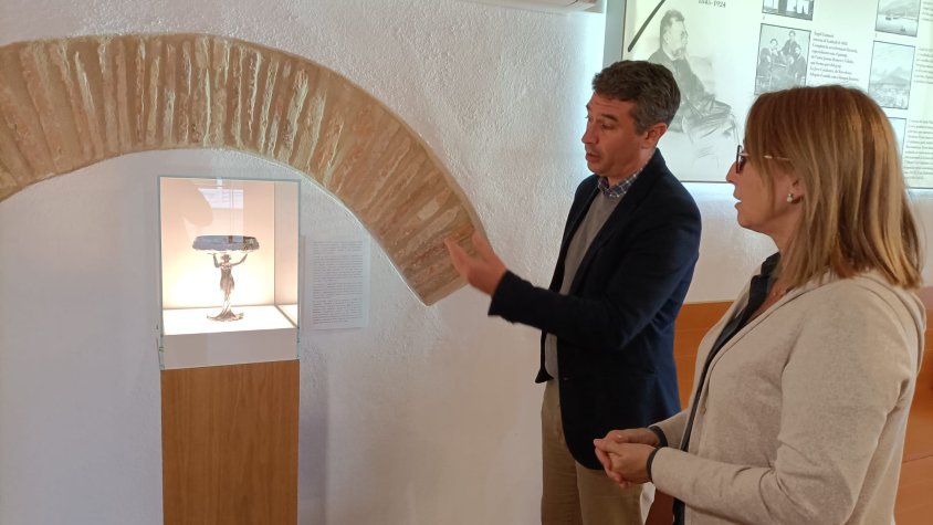 La Casa Museu Àngel Guimerà presenta una copa commemorativa original del dramaturg