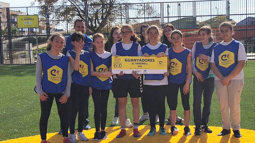 Lequip femení de lescola Àngel Guimerà es classifica per disputar la final del Torneig Cruyff Court a Igualada