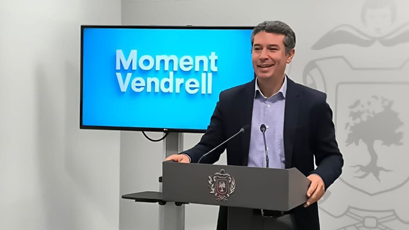 L’alcalde del Vendrell, Kenneth Martínez, en la roda de premsa d’inici d’any