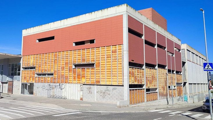 En aquest espai és on està situada l'Escola de Música Tradicional.