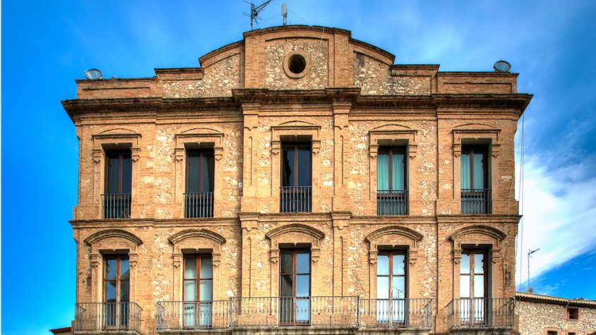 Acord entre el govern municipal de Calafell (PSC-Junts) i el PP per a aprovar el pressupost municipal per a 2025