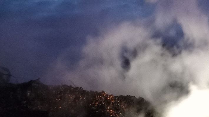 L’incendi d’un camió de taronges talla l’AP-7 al Vendrell en sentit nord i causa retencions