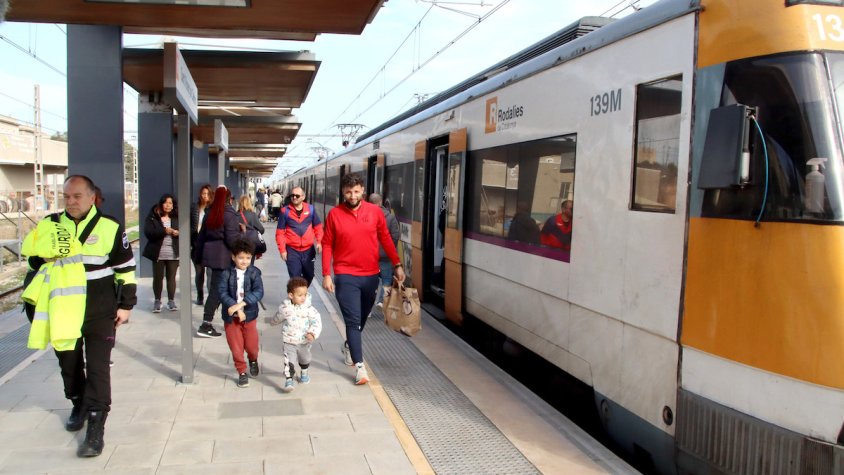 Retards de més de mitja hora a l'R4 per una incidència ja solucionada en un tren a prop de l'estació del Vendrell