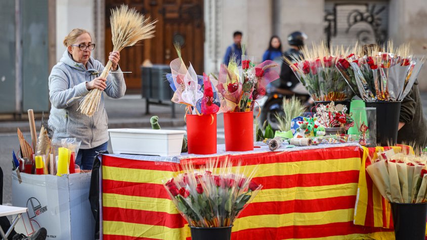 El Gremi de Floristes qualifica la jornada "d'èxit" i celebra els dos milions de roses venudes per ara