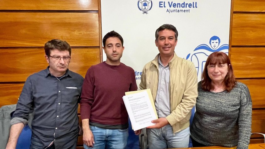 L’Ajuntament del Vendrell i els Nens del Vendrell renoven un any més el conveni del projecte solidari Fem Pinya