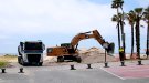 El trasllat de sorra amb camions des del port de Coma-ruga a la platja de Calafell enfronta els dos ajuntaments
