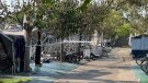 Evacuen més de 1.500 persones d’un càmping del Vendrell per dos incendis que han cremat diverses caravanes i parcel·les
